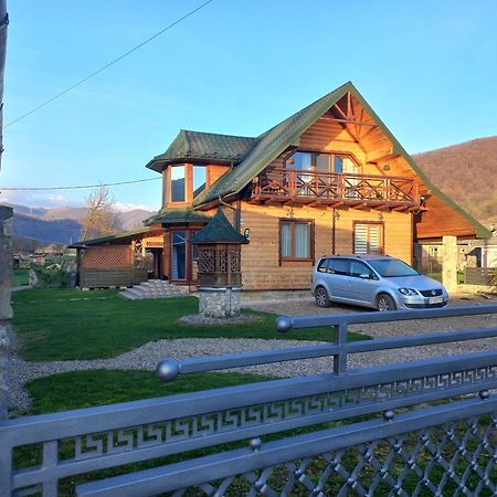 Садиба Федорчуків Гірська Хатина Scheschory Exterior foto