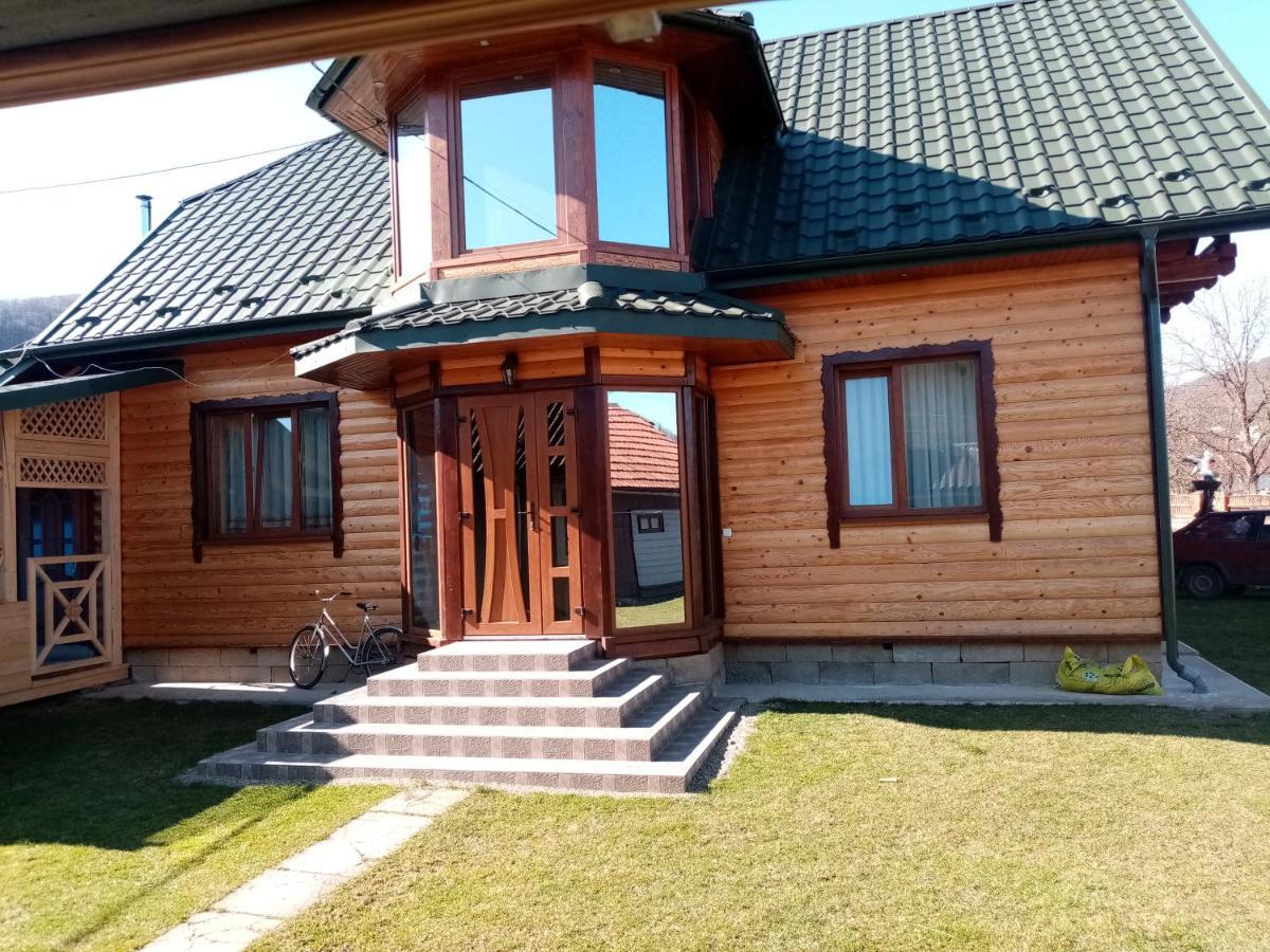 Садиба Федорчуків Гірська Хатина Scheschory Exterior foto